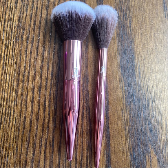 MŌDA® Ltd Edition 2pc Powder & Soft Glow Brush Kit - Picture 2 of 2